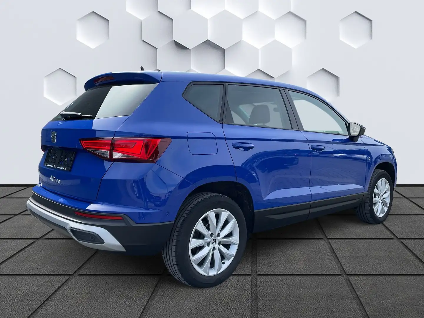 SEAT Ateca 1.5 TSI 6 Gang Style Navi AHK Standheizung Blau - 2