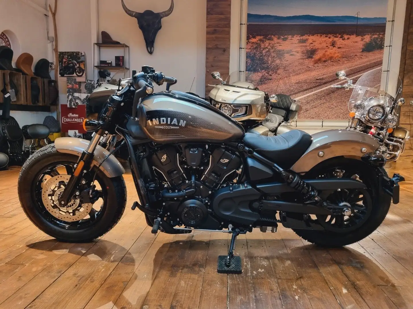 Indian Scout Bobber Ltd+Tech 100 Jahre (EUR 1.000/2,99) Marrón - 1
