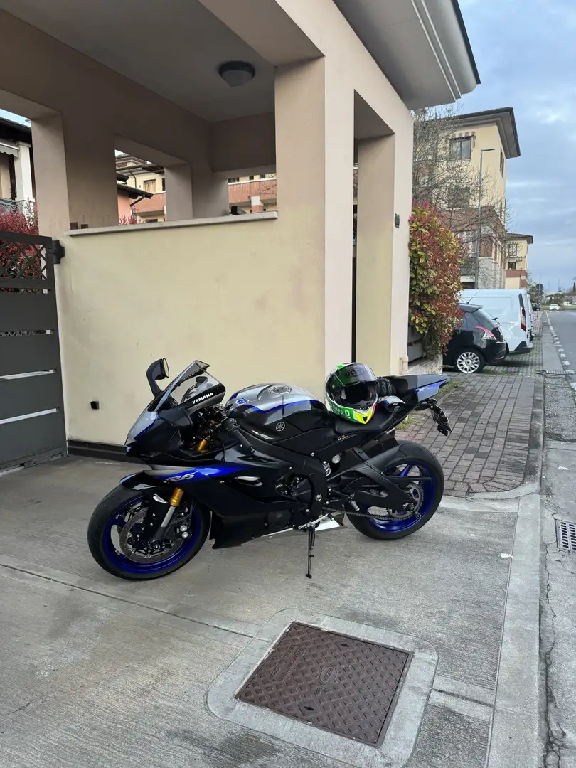 Yamaha YZF-R6 - 1