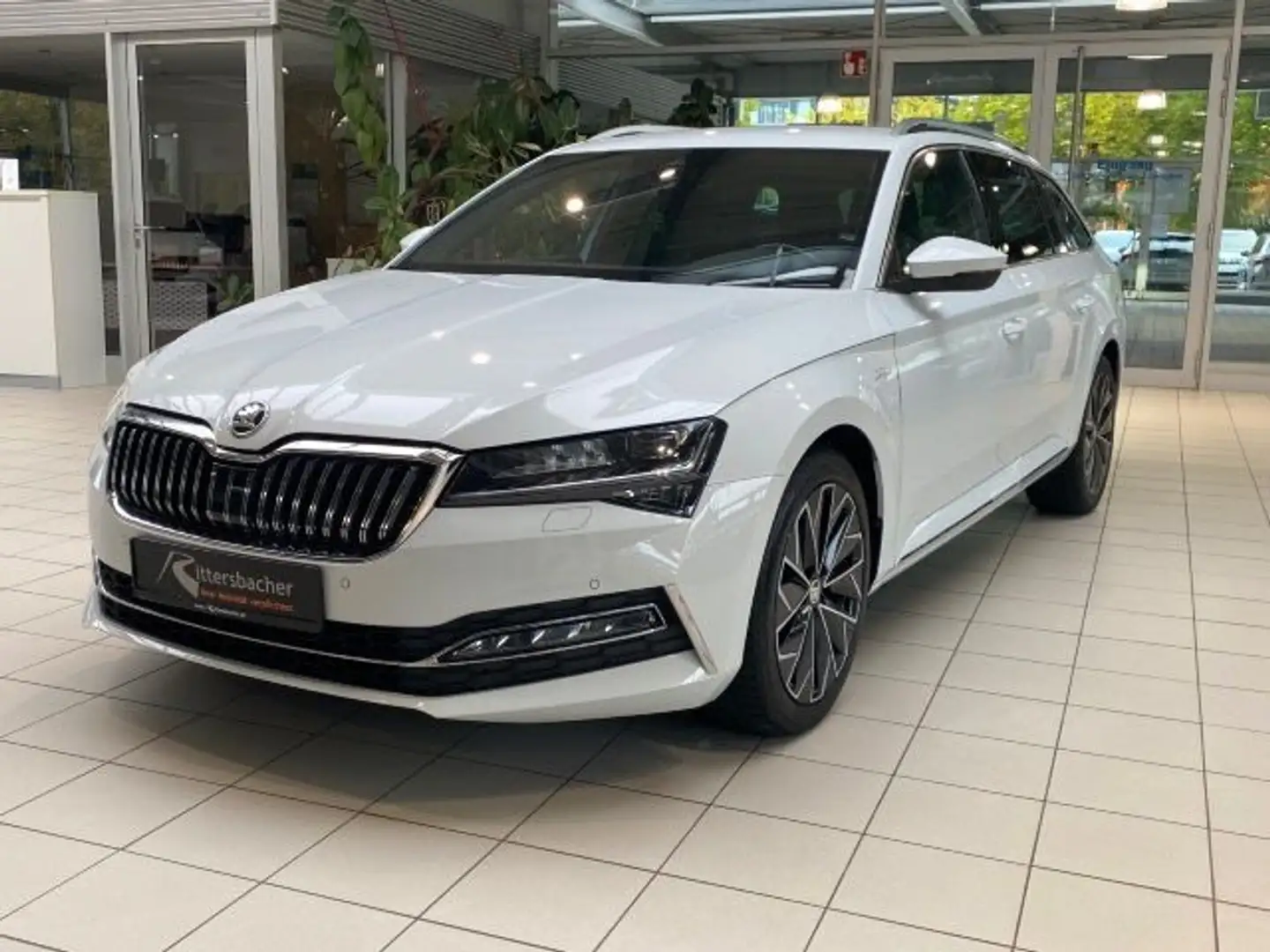 Skoda Superb Combi L&K 2.0 TDI DSG 4x4 AHK Navi Kamera Weiß - 2