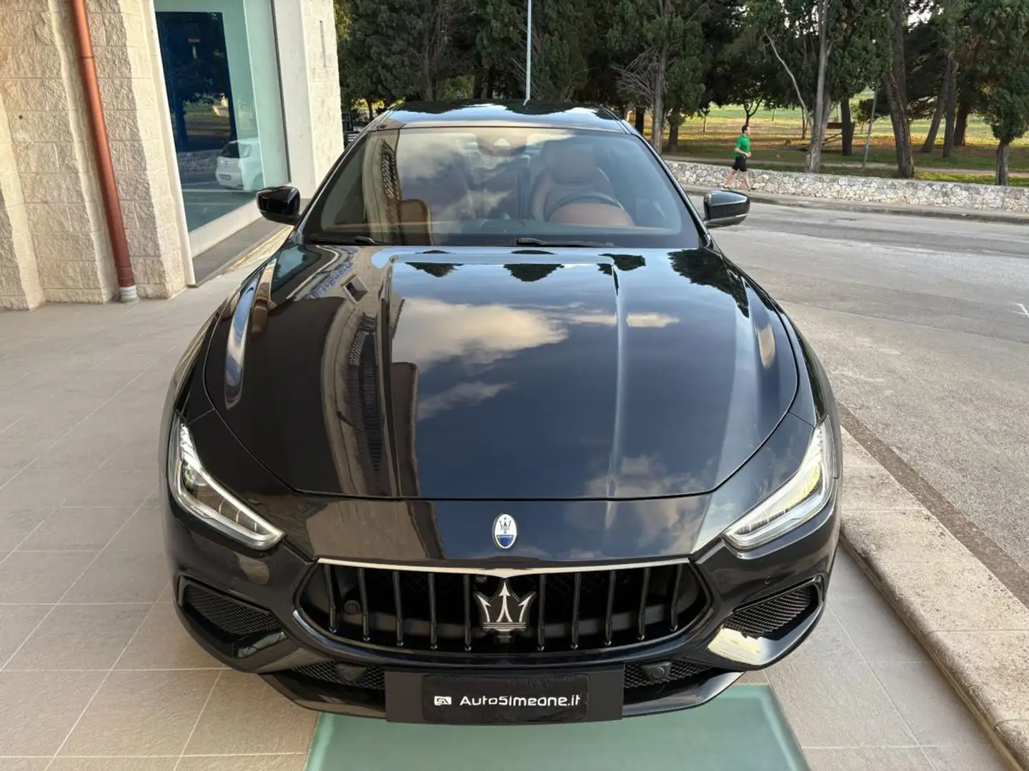 Maserati Ghibli V6 430 CV AWD Modena S Q4 Schwarz - 2