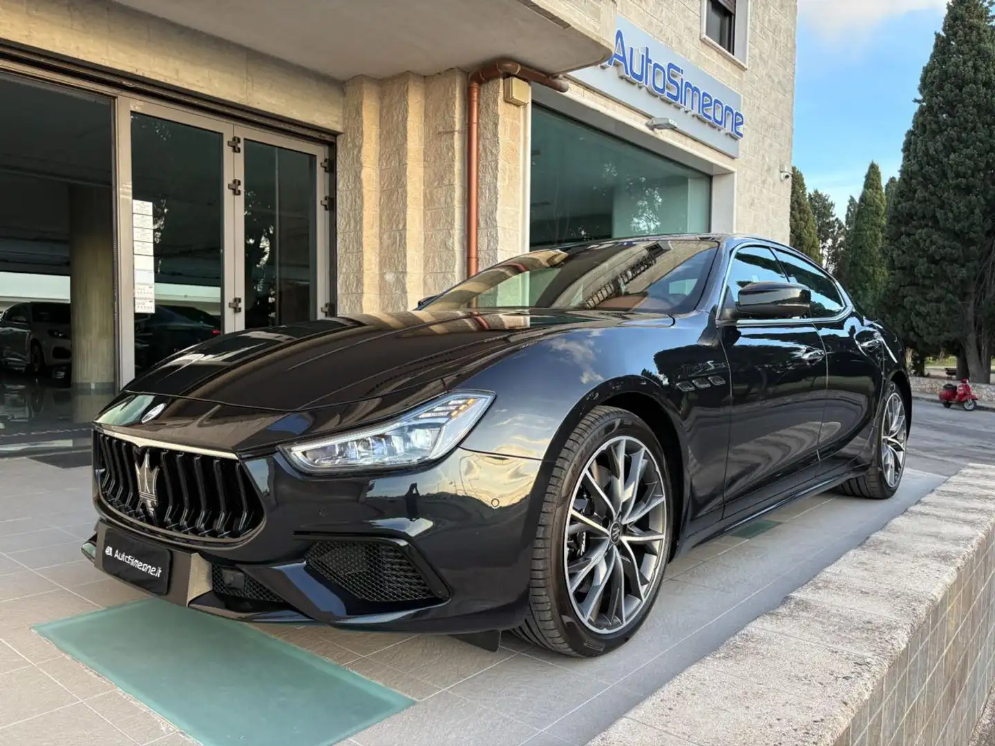 Maserati Ghibli V6 430 CV AWD Modena S Q4 Schwarz - 1