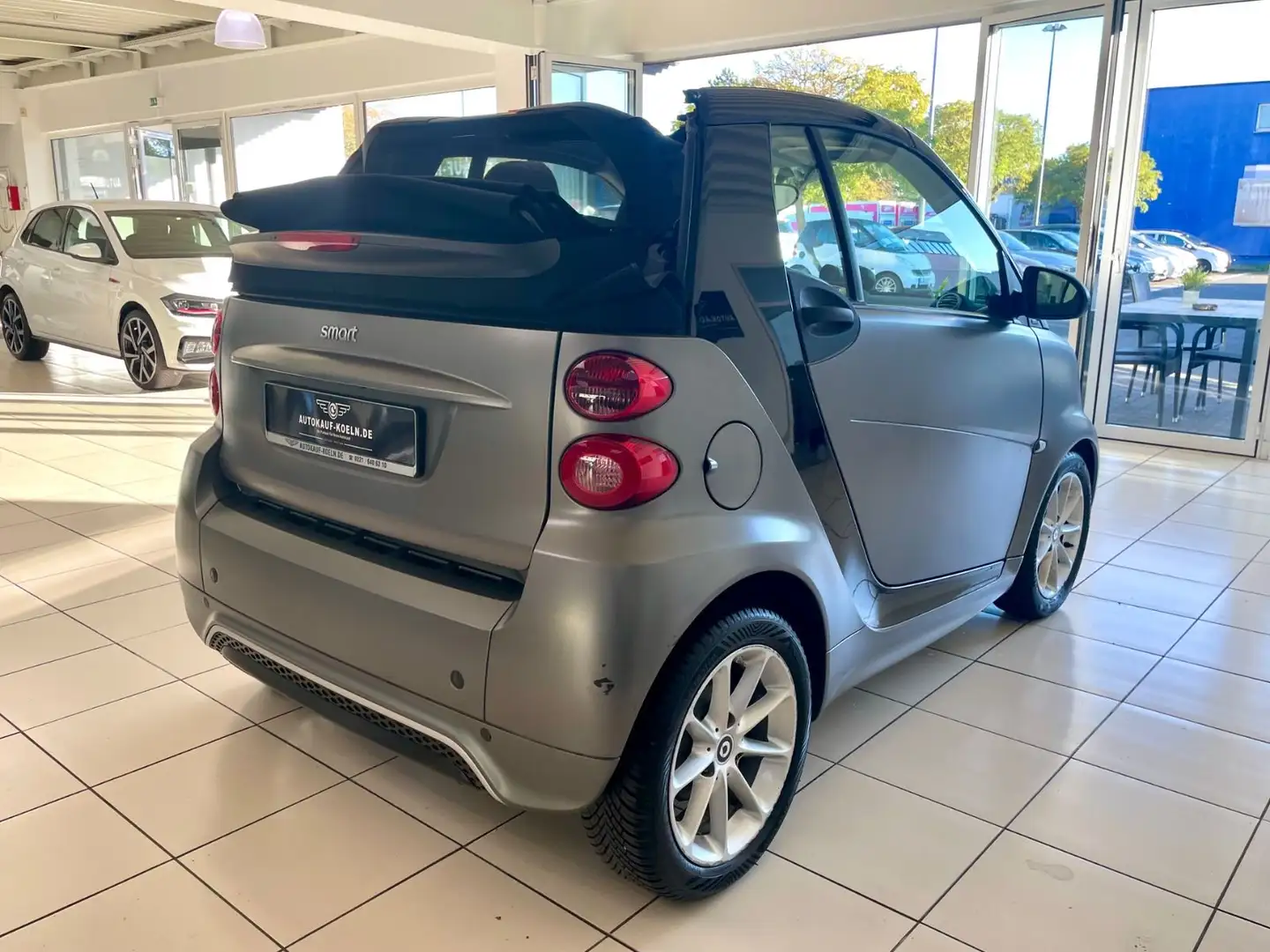 smart forTwo cabrio Turbo 62kW MattGrau/Servo/SitzHeiz Noir - 2