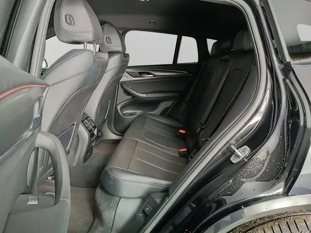 BMW X4 view 9