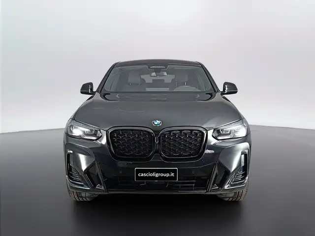 BMW X4 view 2