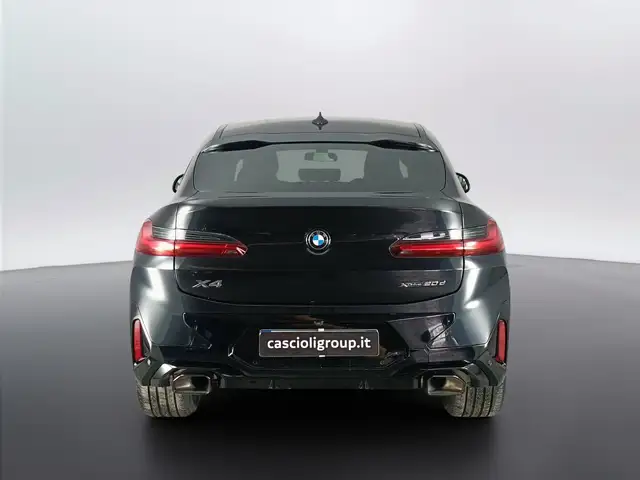 BMW X4 view 5