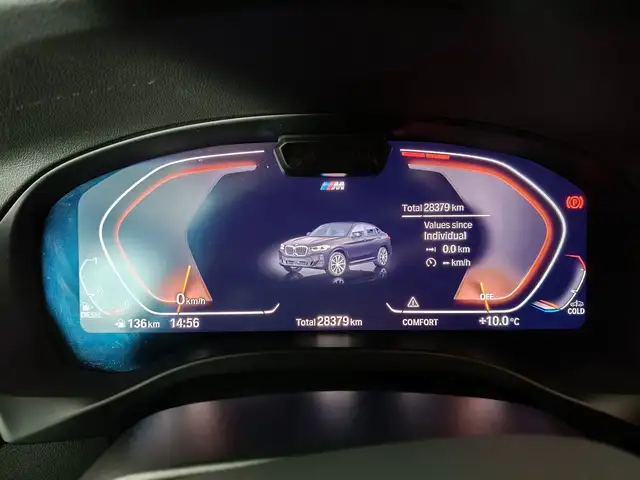 BMW X4 view 12
