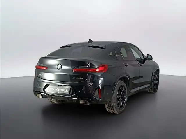 BMW X4 view 4