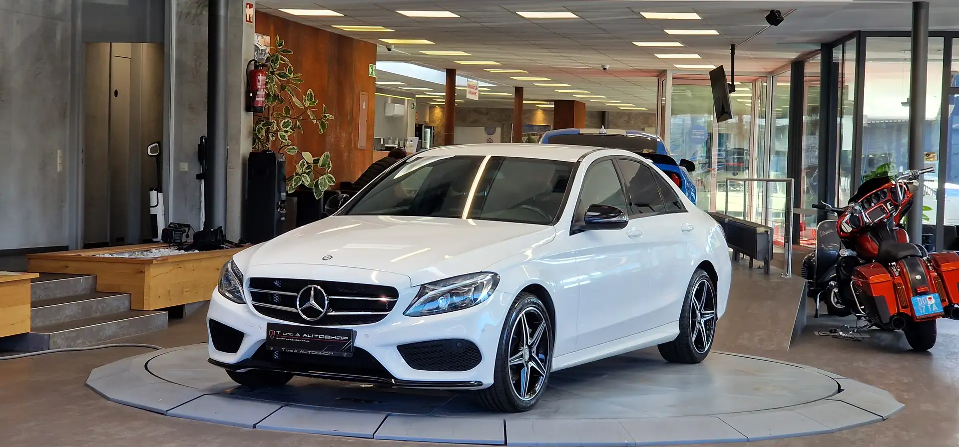 Mercedes-Benz C 200 d AMG-Line Aut. *Night-Paket*Sitzkomfort*18Zoll* Weiß - 1