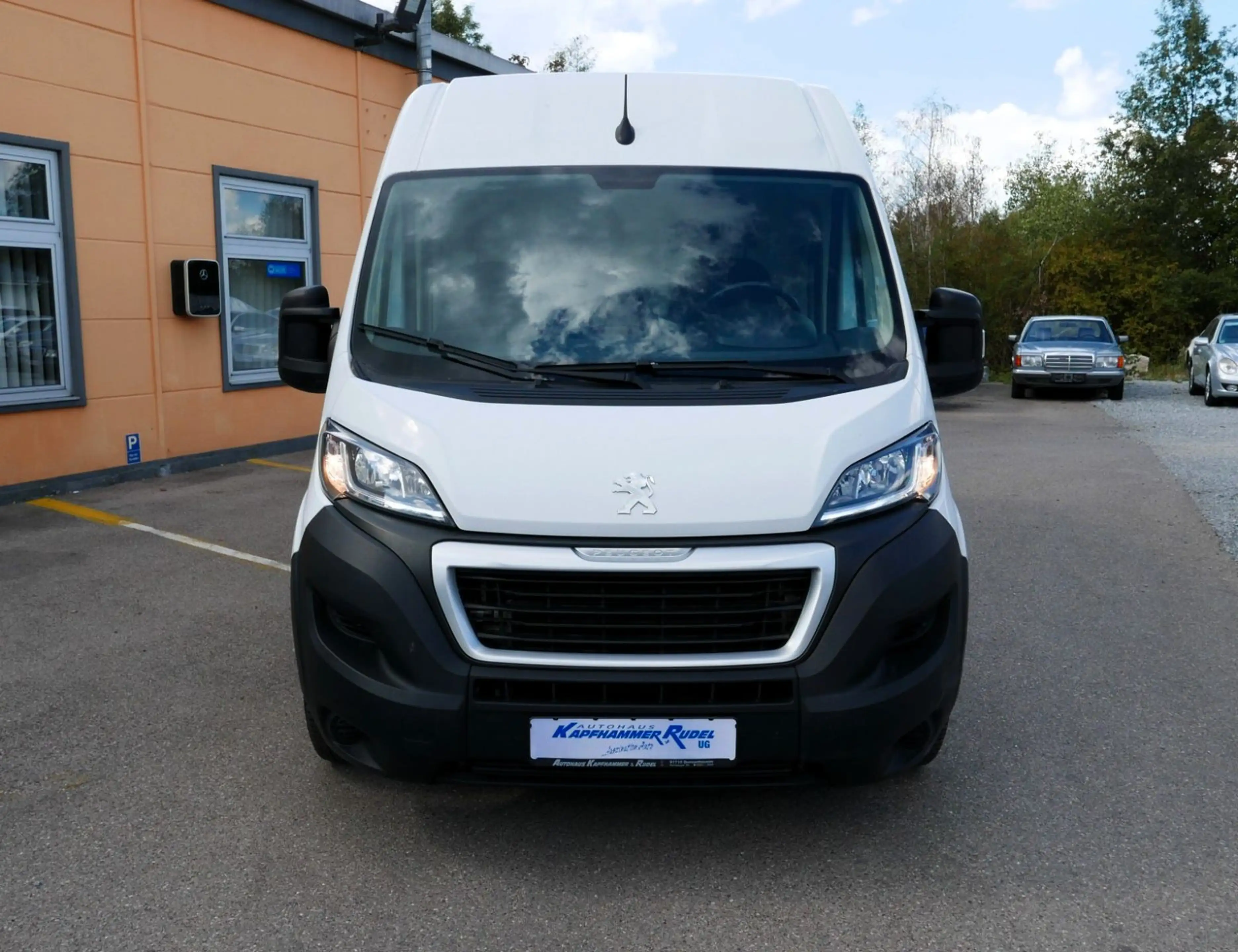 Peugeot Boxer Kasten Hochraum 333 L3H2 Pro BlueHDi 120 S — photo 4