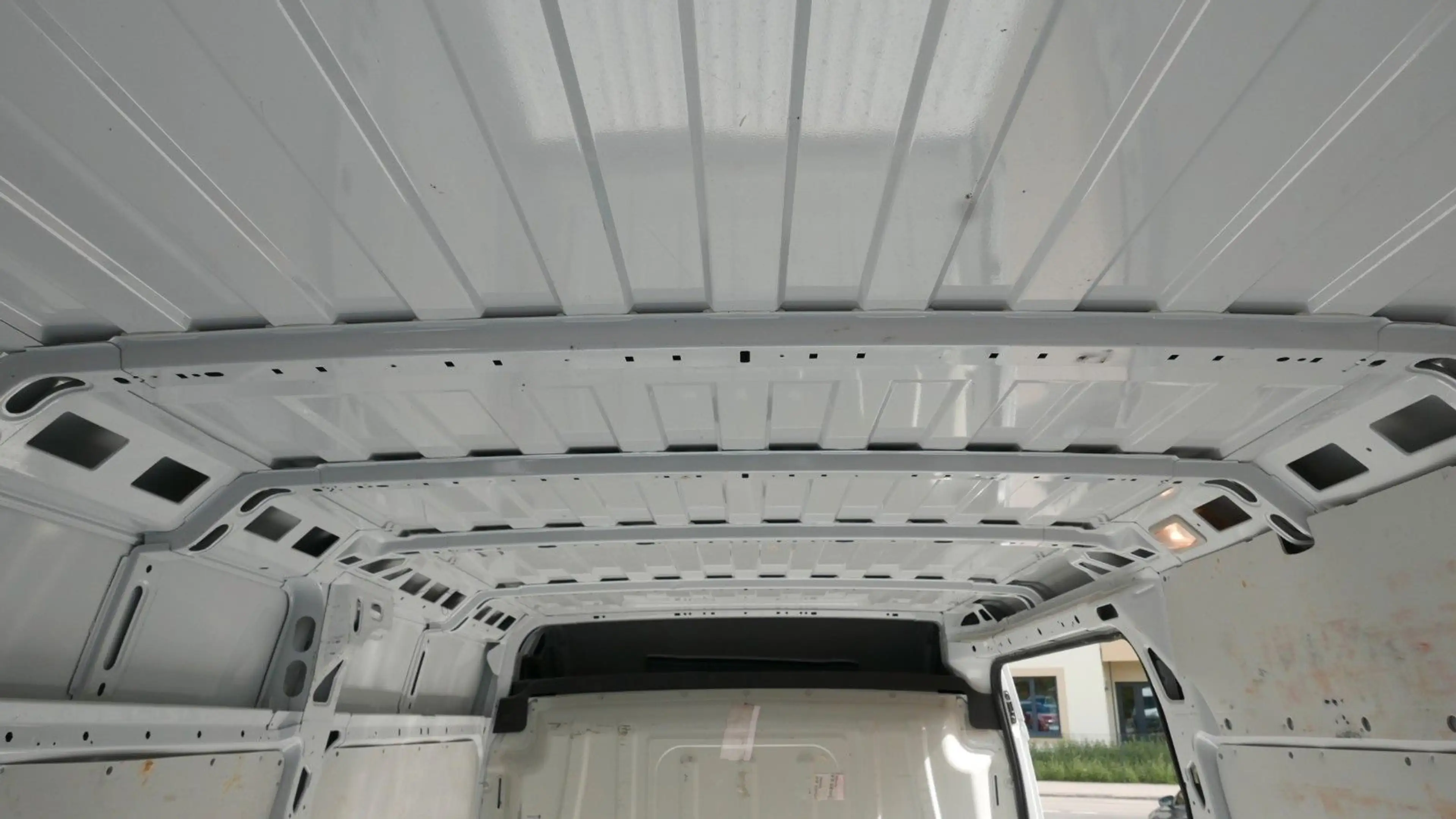 Peugeot Boxer Kasten Hochraum 333 L3H2 Pro BlueHDi 120 S — photo 24