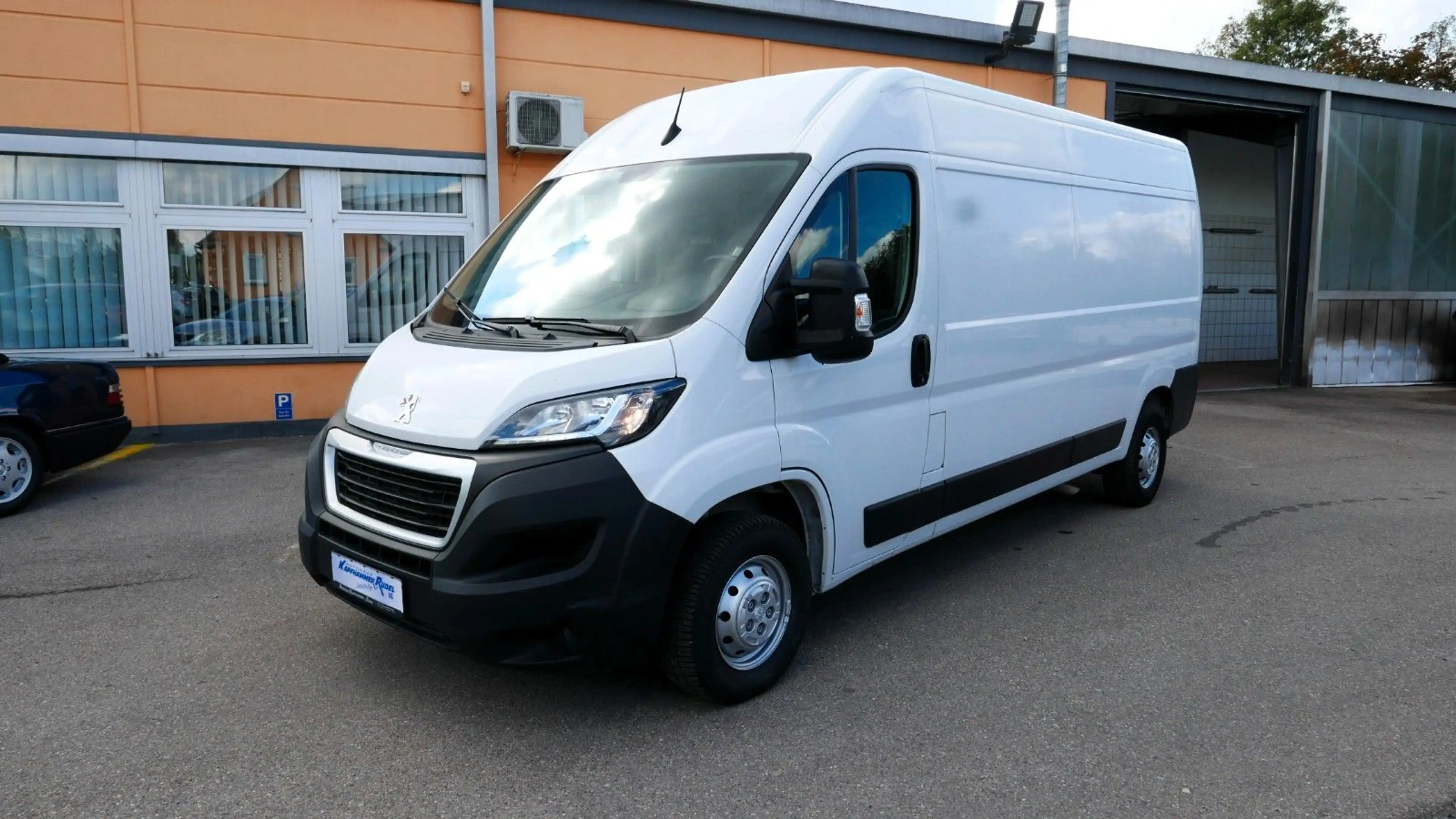 Peugeot Boxer Kasten Hochraum 333 L3H2 Pro BlueHDi 120 S — photo 3