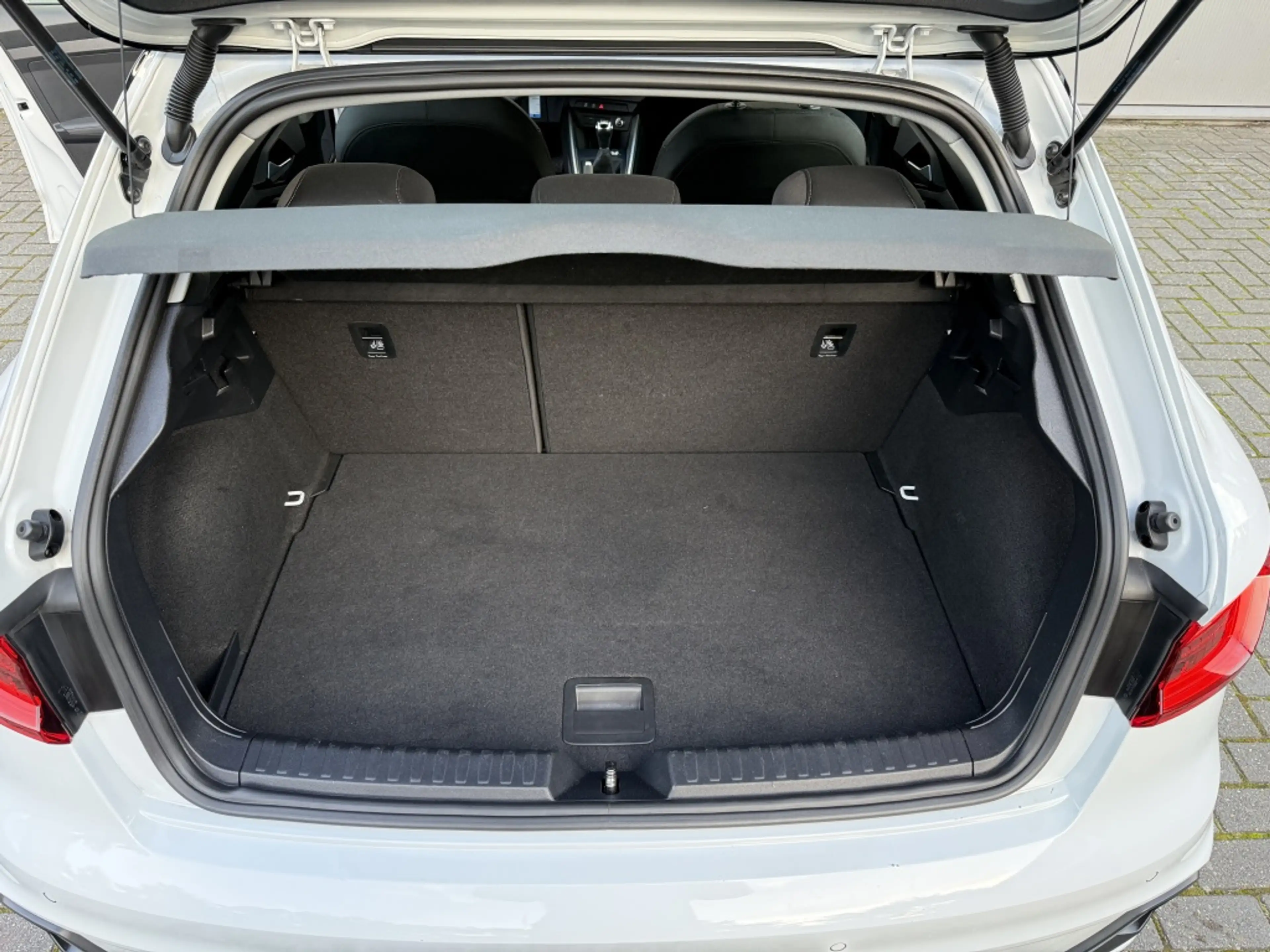 Audi A1 Sportback 25 TFSI S-line Carplay PDC Cruisecontrol — photo 12