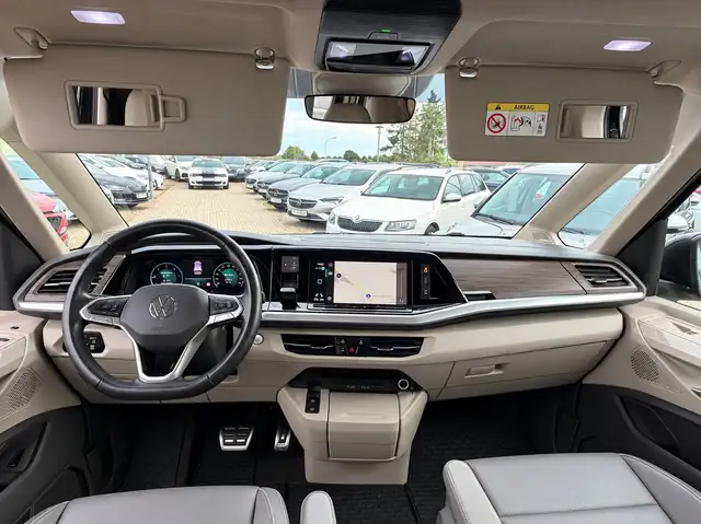 Volkswagen Multivan view 14