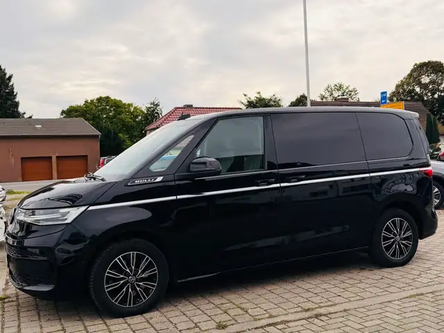 Volkswagen Multivan view 5