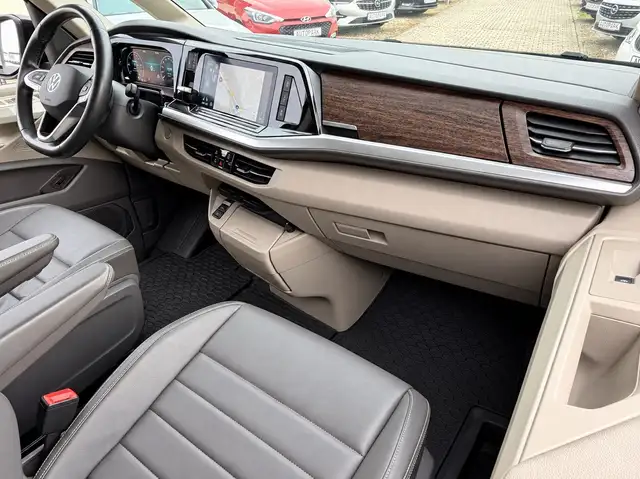 Volkswagen Multivan view 15