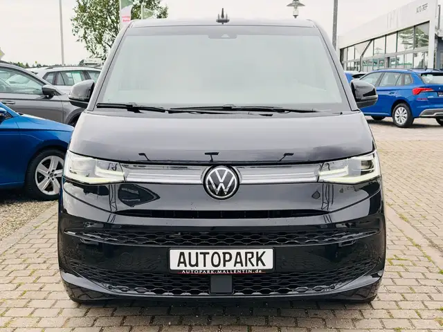 Volkswagen Multivan view 3