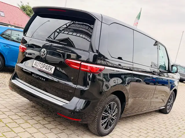 Volkswagen Multivan view 7