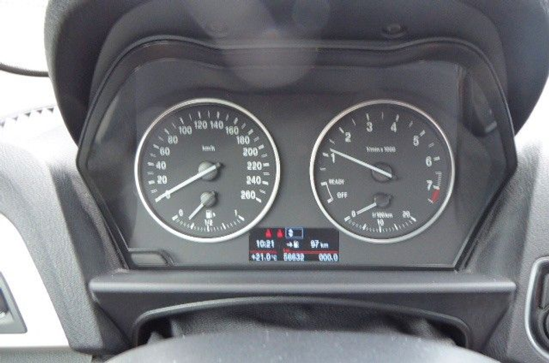 BMW 118 i 3-Türer Alu Scheckheft 1.Hand — photo 7