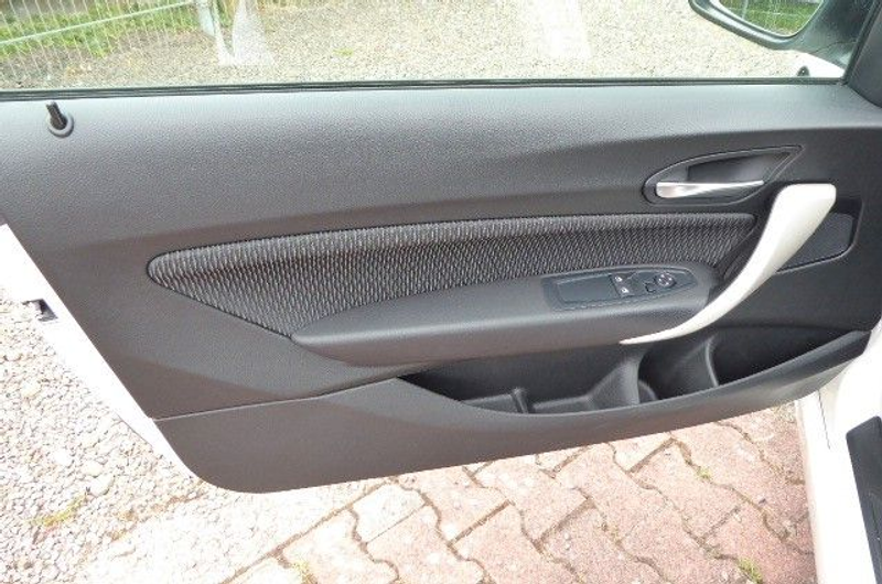 BMW 118 i 3-Türer Alu Scheckheft 1.Hand — photo 12