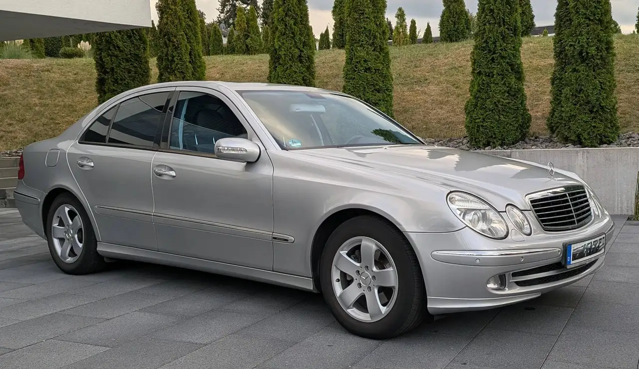 Mercedes-Benz E 200