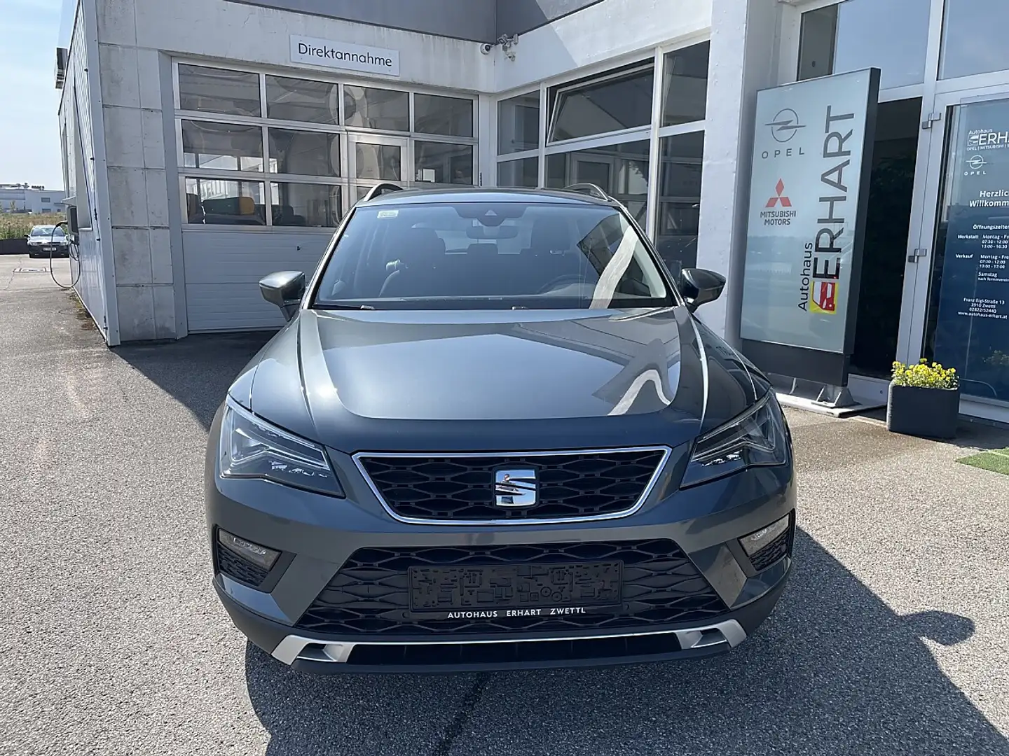 SEAT Ateca 1,6 Style TDI Grau - 2
