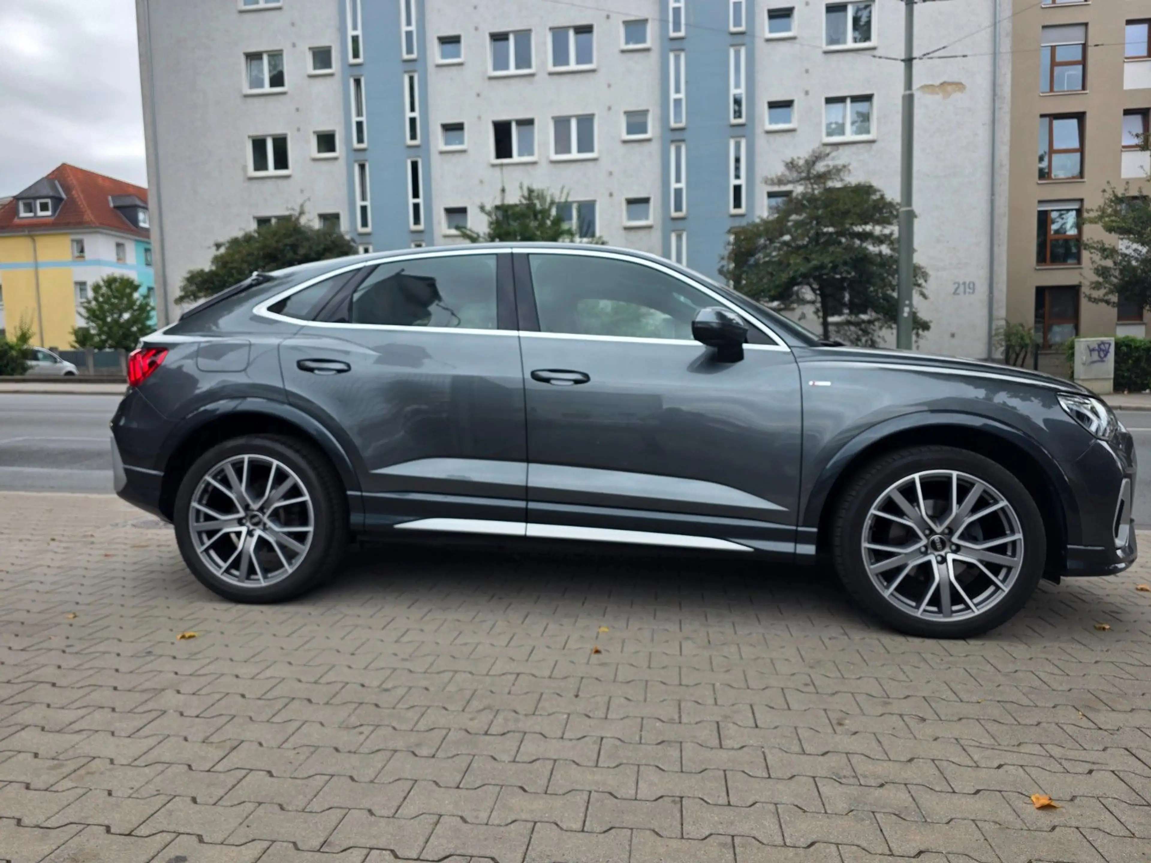 Audi Q3 Sportback 35 TDI S line Autom,Leder,Navi,Kam — photo 4
