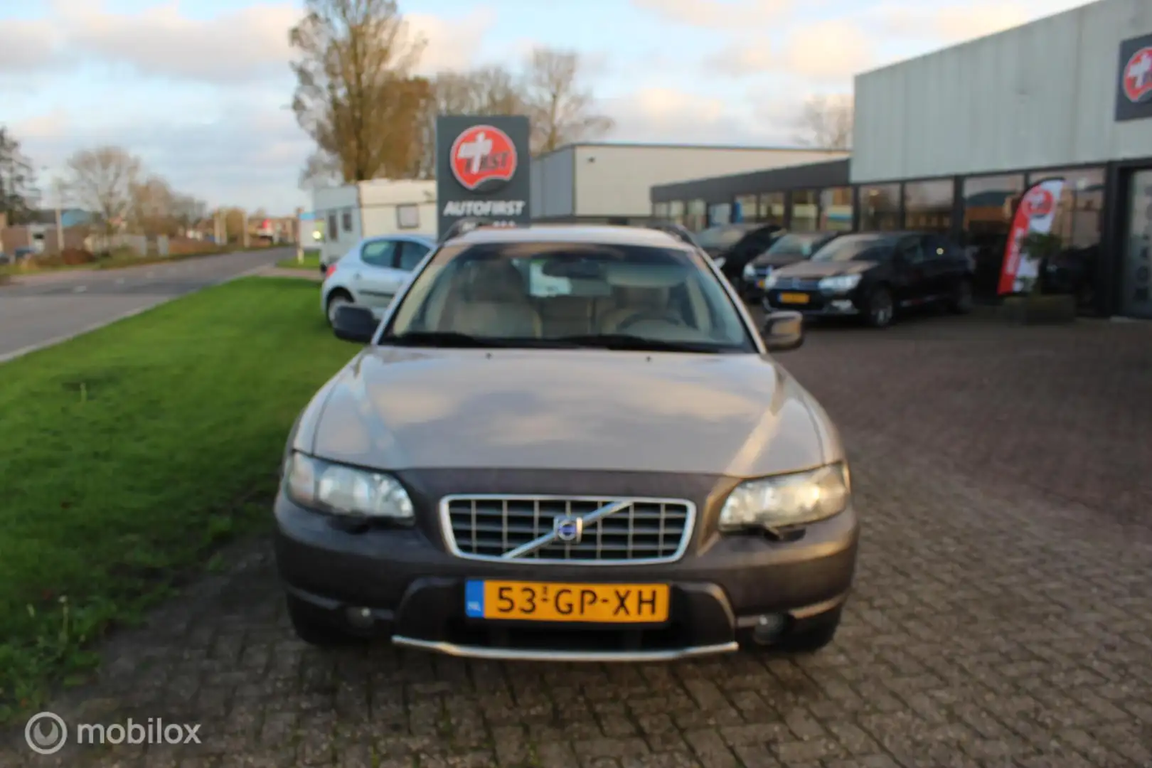 Volvo V70 2.4 T AWD Gtr. C.L. Beige - 2