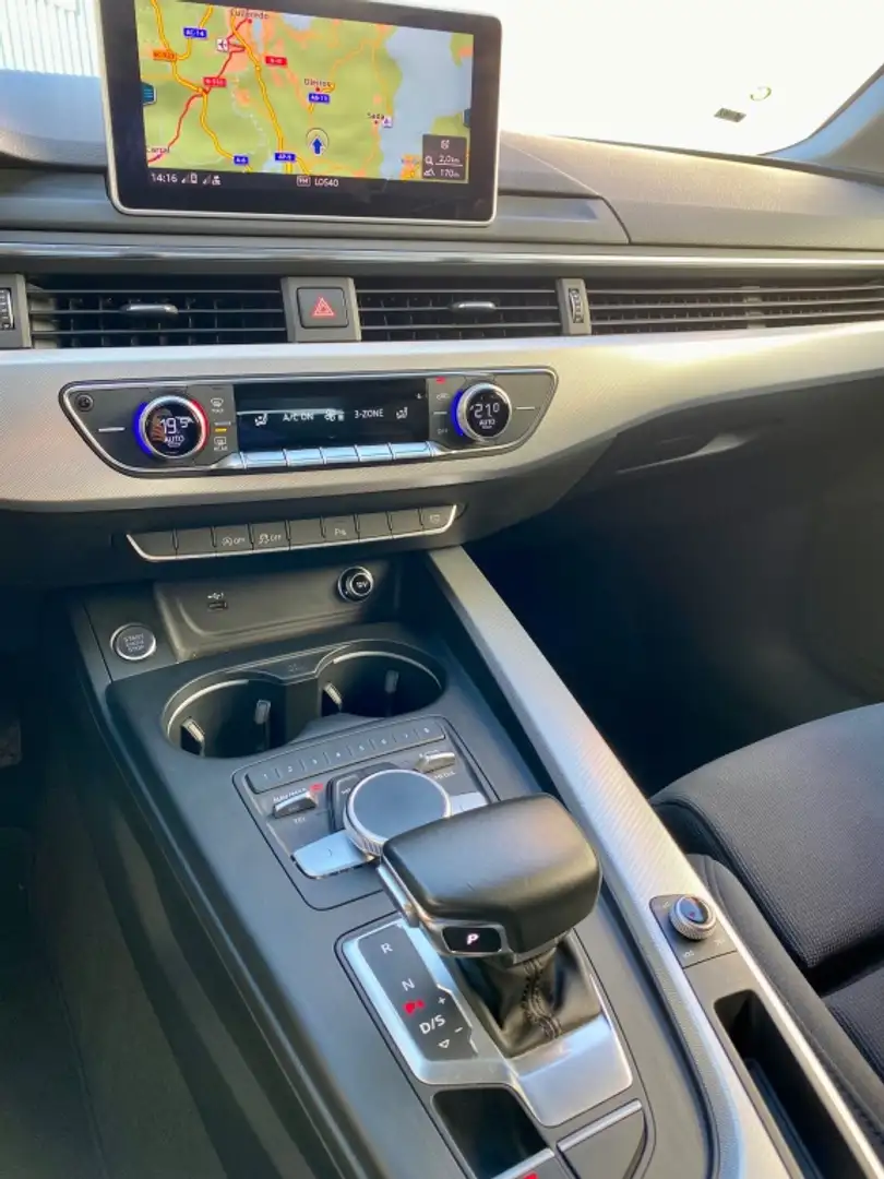 Audi A4 Avant 40 TDI Black line S tronic 140kW Azul - 2