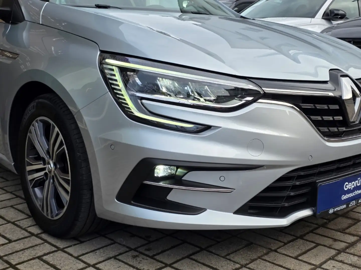 Renault Megane Grandtour Intens 1.3 TCe 140, AHK, Winterräder, Na Gris - 2