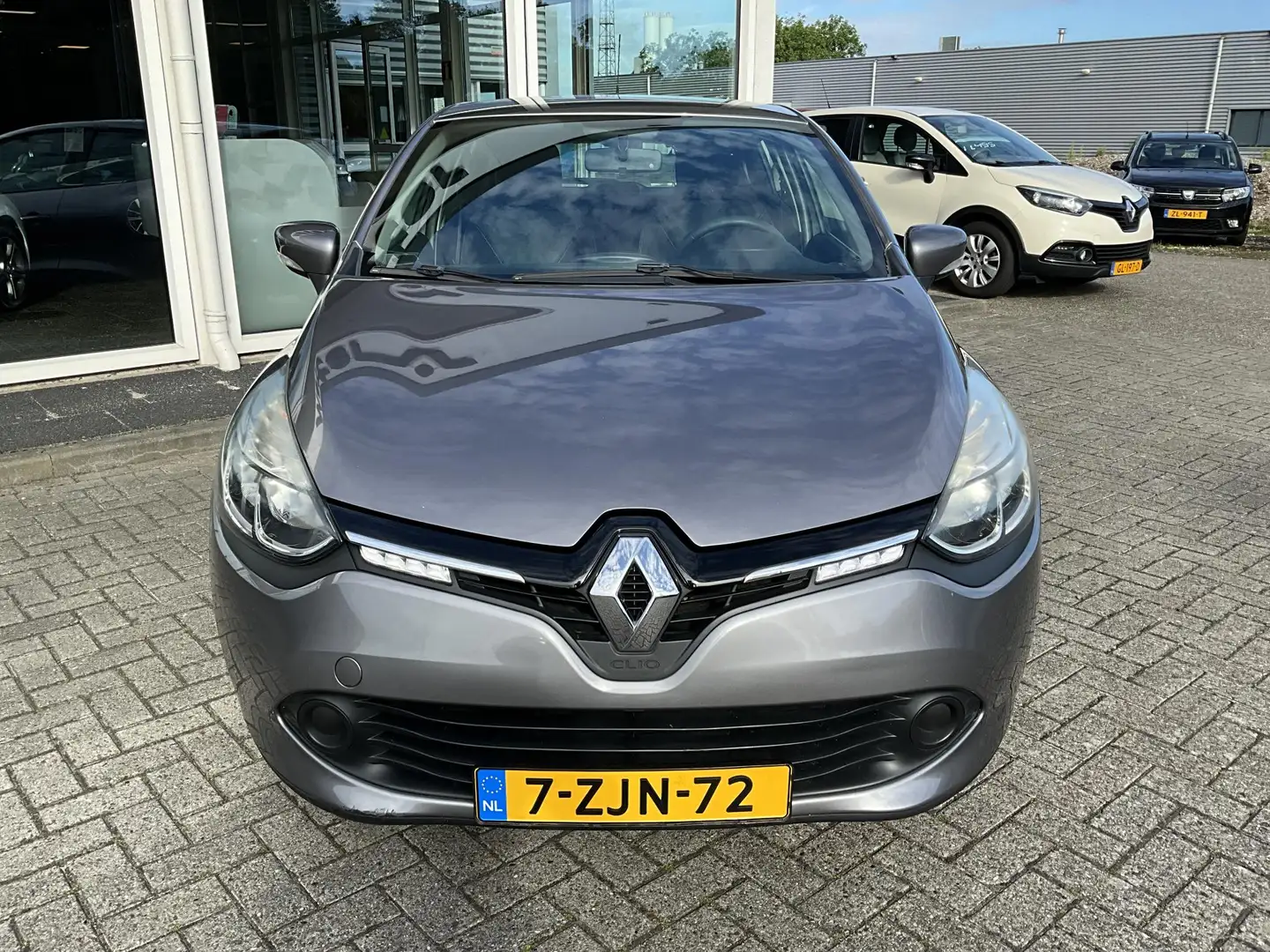 Renault Clio 1.2 Expression Gris - 2