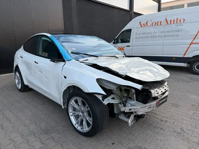 Tesla Model Y Model Y Long Range Dual Motor awd ! incidentata !