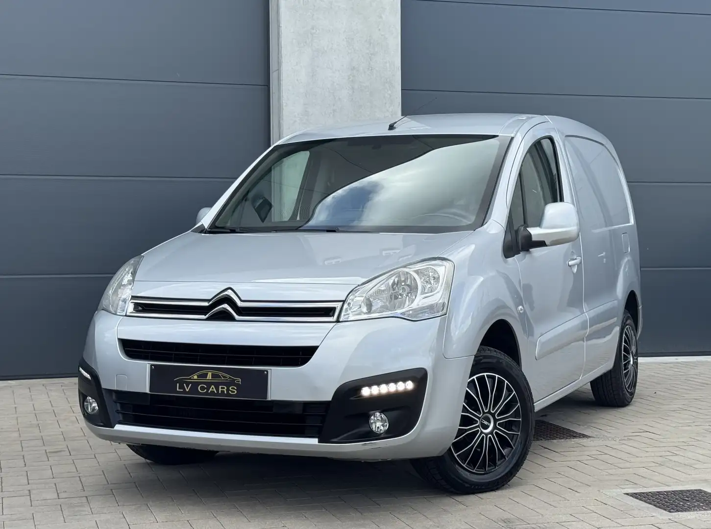 Citroen Berlingo L1 1.6 BlueHDi / LICHTE VRACHT / 3Zit / Argent - 1