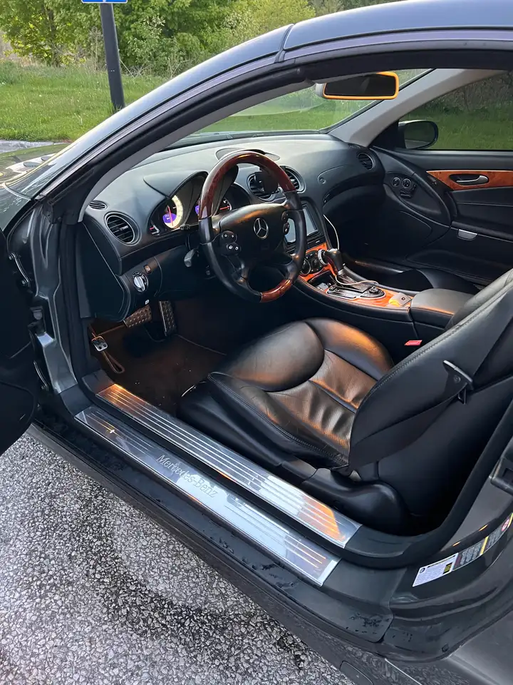 Mercedes-Benz SL снимка Mercedes-Benz SL