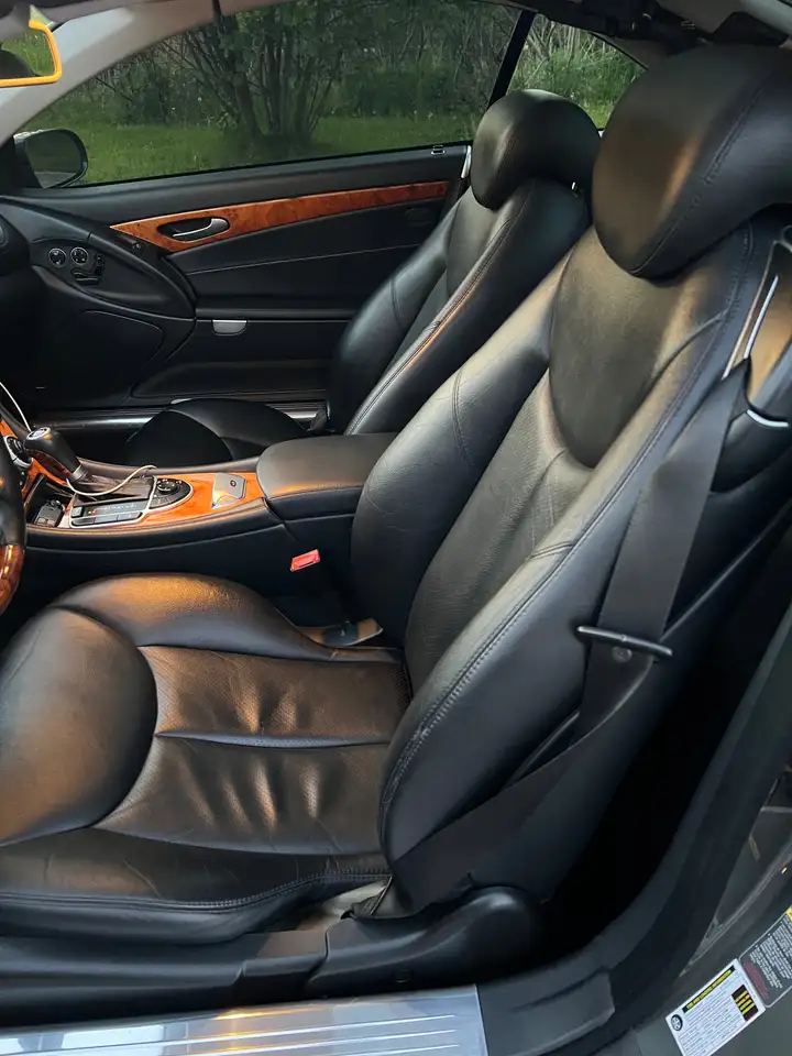 Mercedes-Benz SL снимка Mercedes-Benz SL
