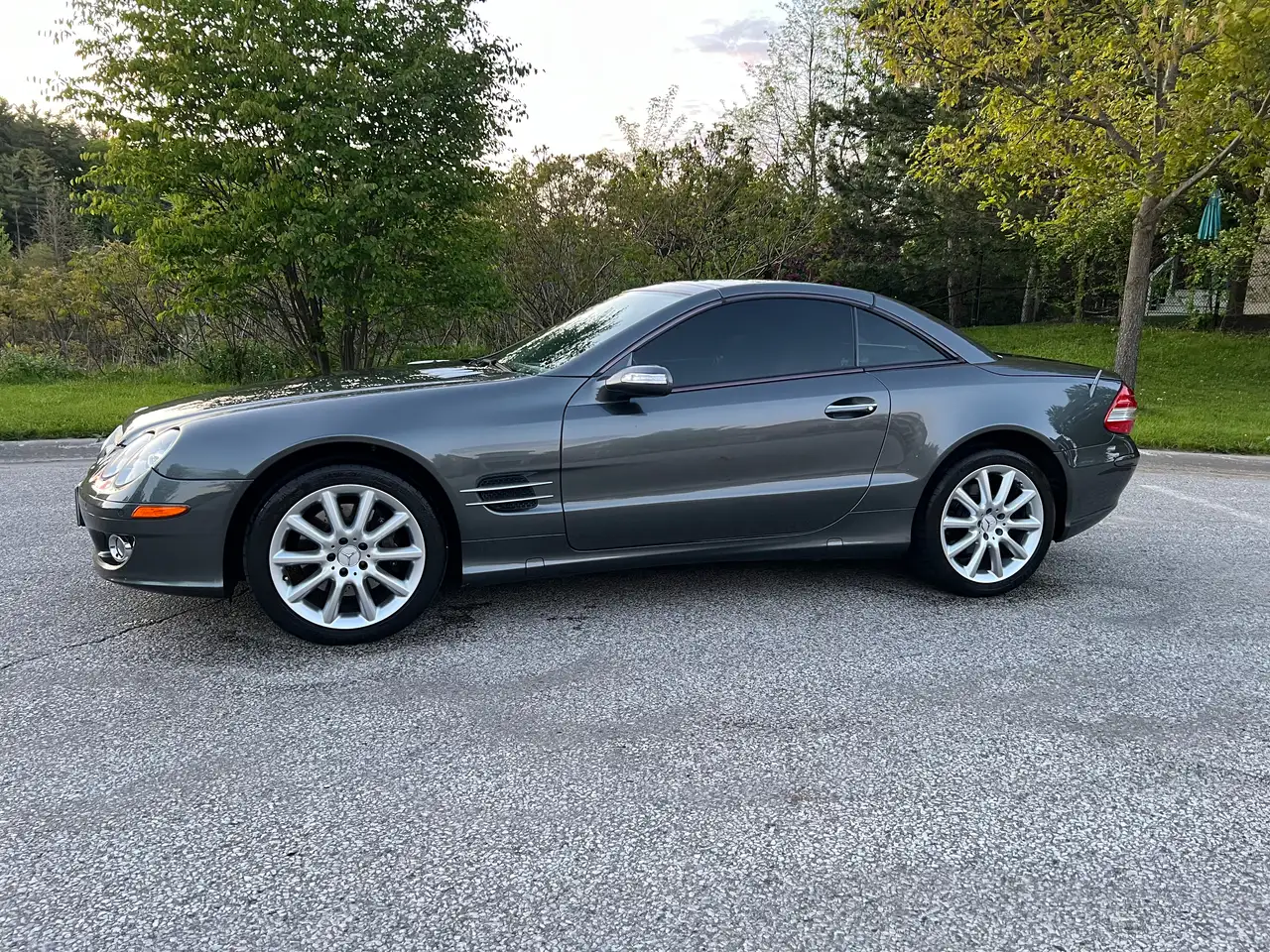 Mercedes-Benz SL снимка Mercedes-Benz SL