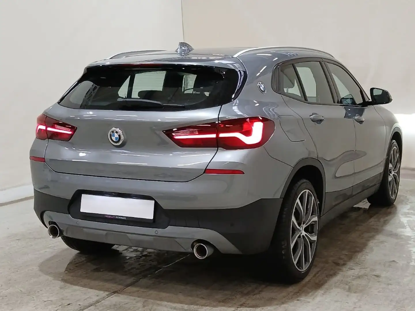 BMW X2 xDrive 20d AHK/ACC/PANO/HUD/RFK/H&K/DRIVING+ Grau - 2