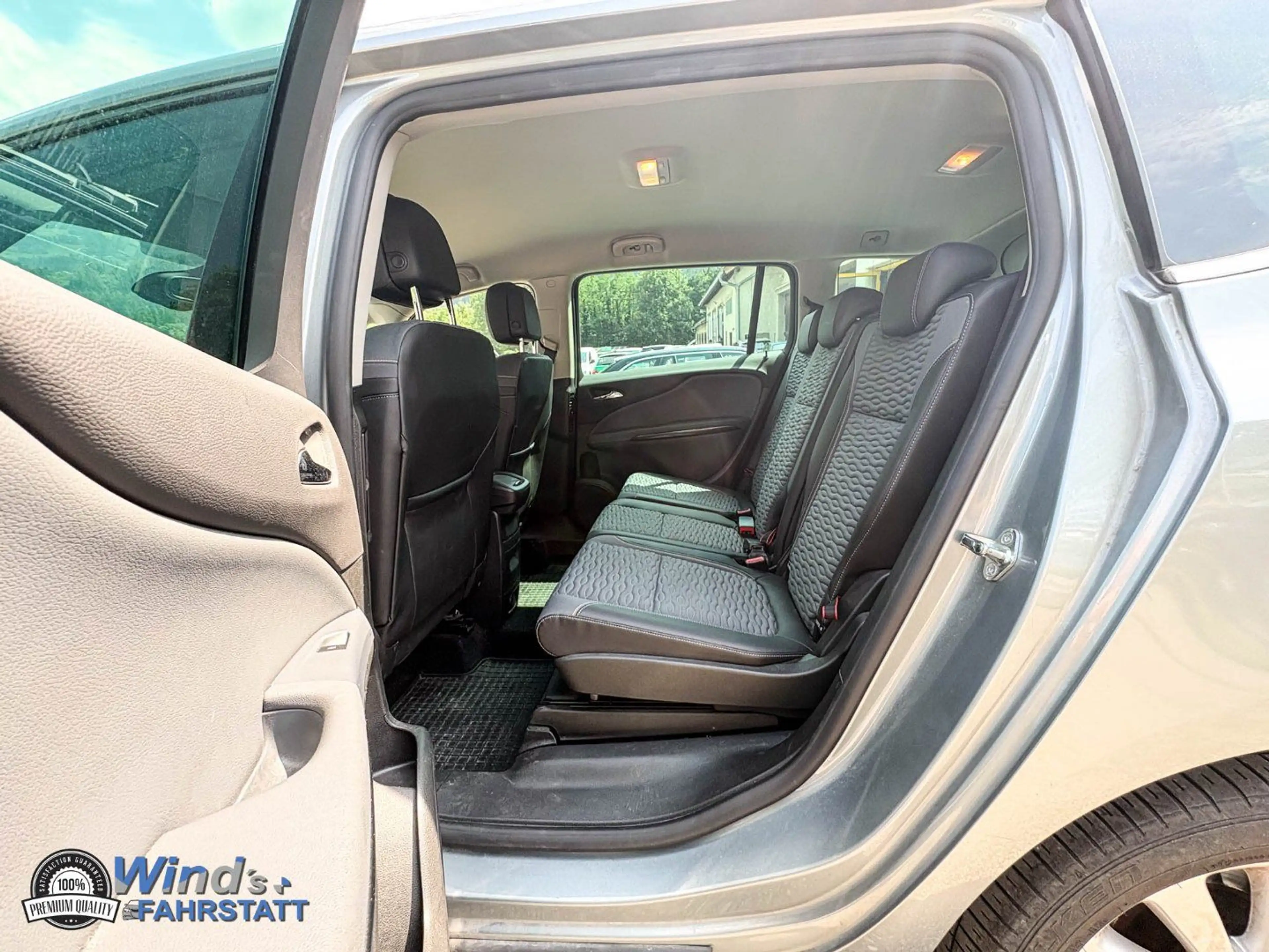 Opel Zafira Tourer 2.0 CDTI Cosmo — photo 6