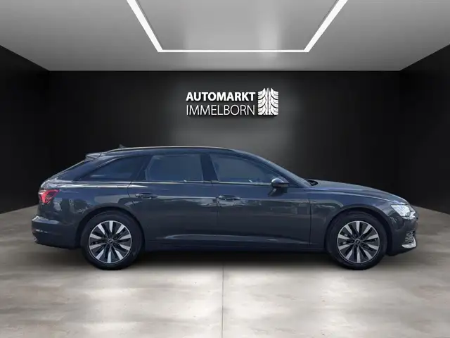 Audi A6 view 11