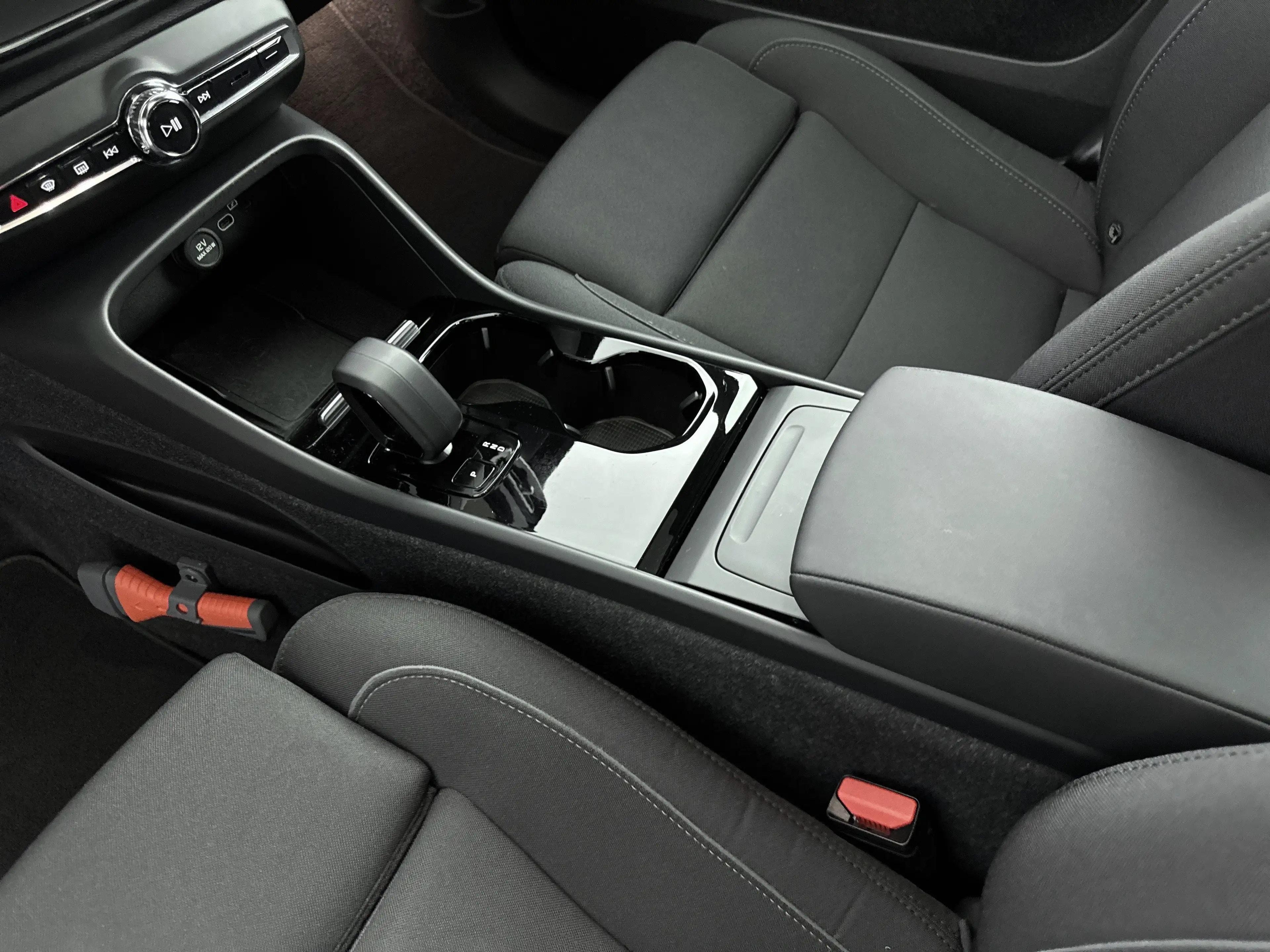 Volvo C40 Single Motor Core 69 kWh | Camera | Panoramadak | — photo 21