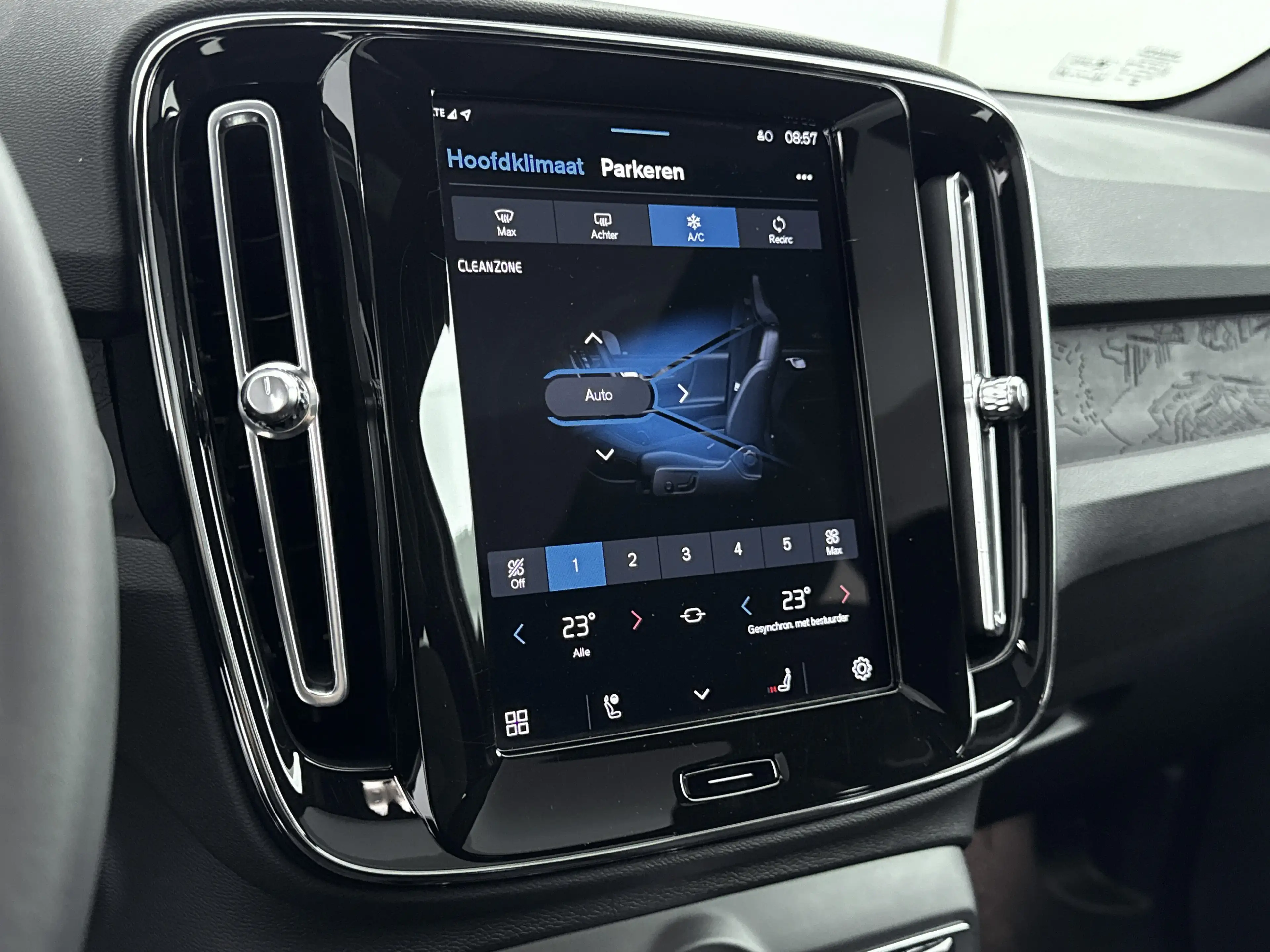 Volvo C40 Single Motor Core 69 kWh | Camera | Panoramadak | — photo 18
