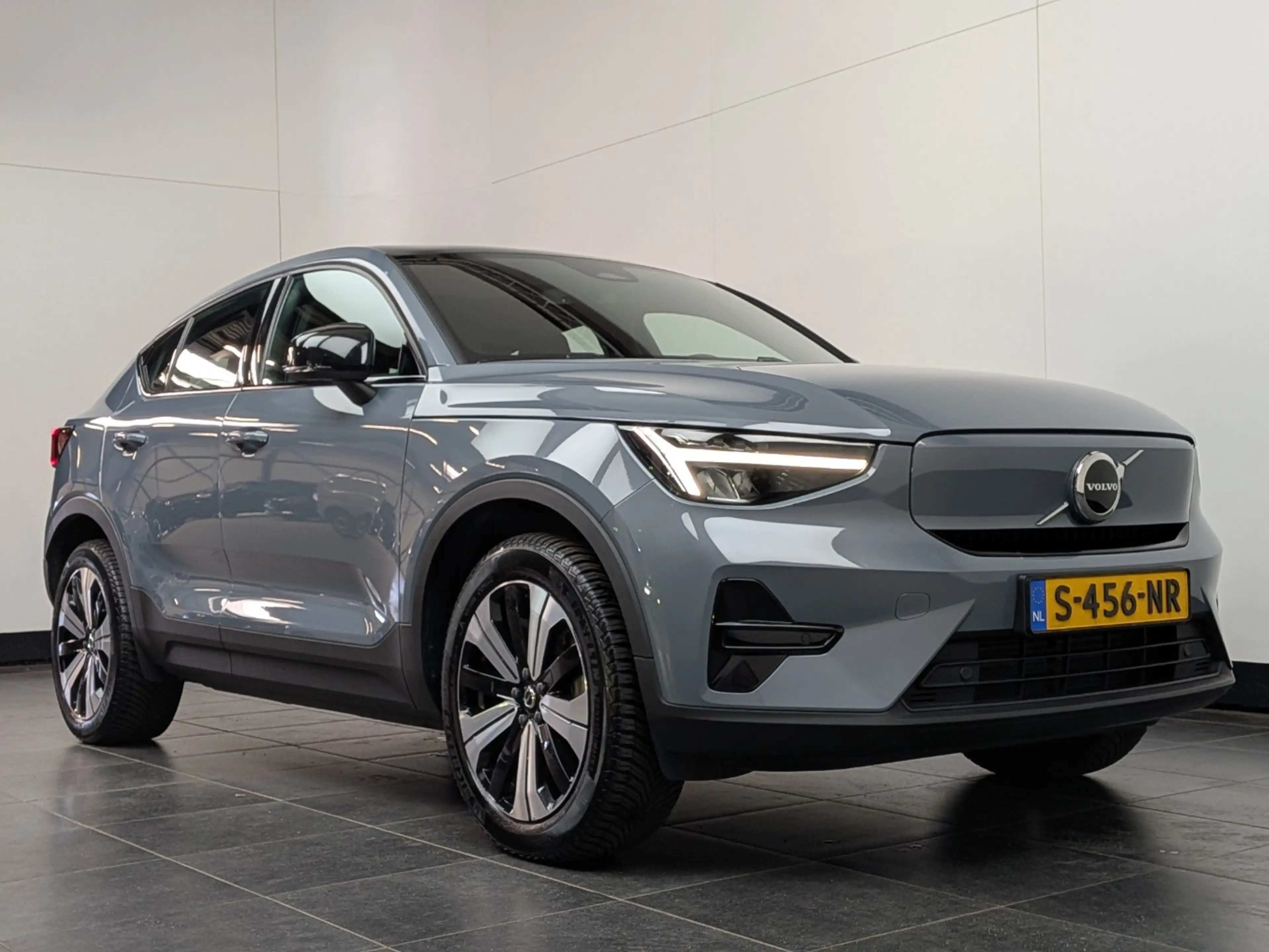 Volvo C40 Single Motor Core 69 kWh | Camera | Panoramadak | — photo 3