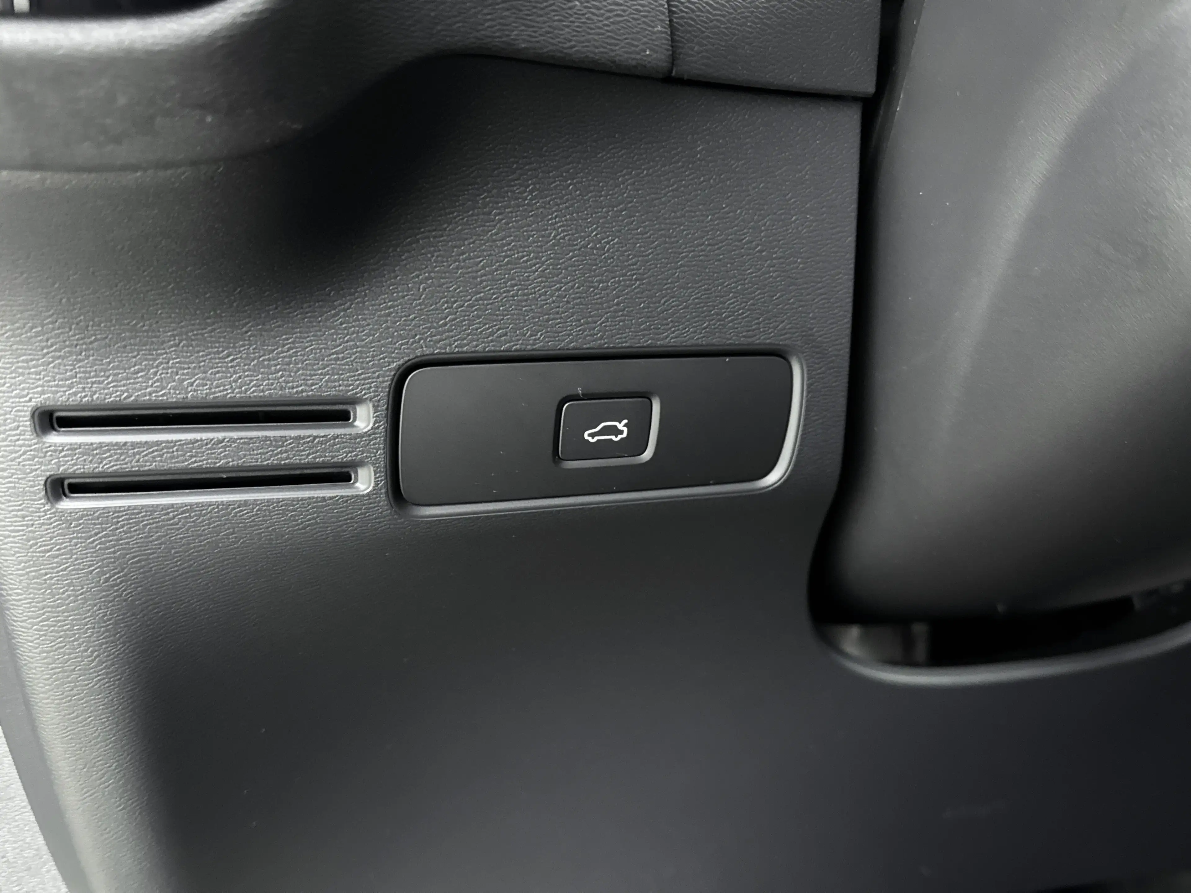Volvo C40 Single Motor Core 69 kWh | Camera | Panoramadak | — photo 12