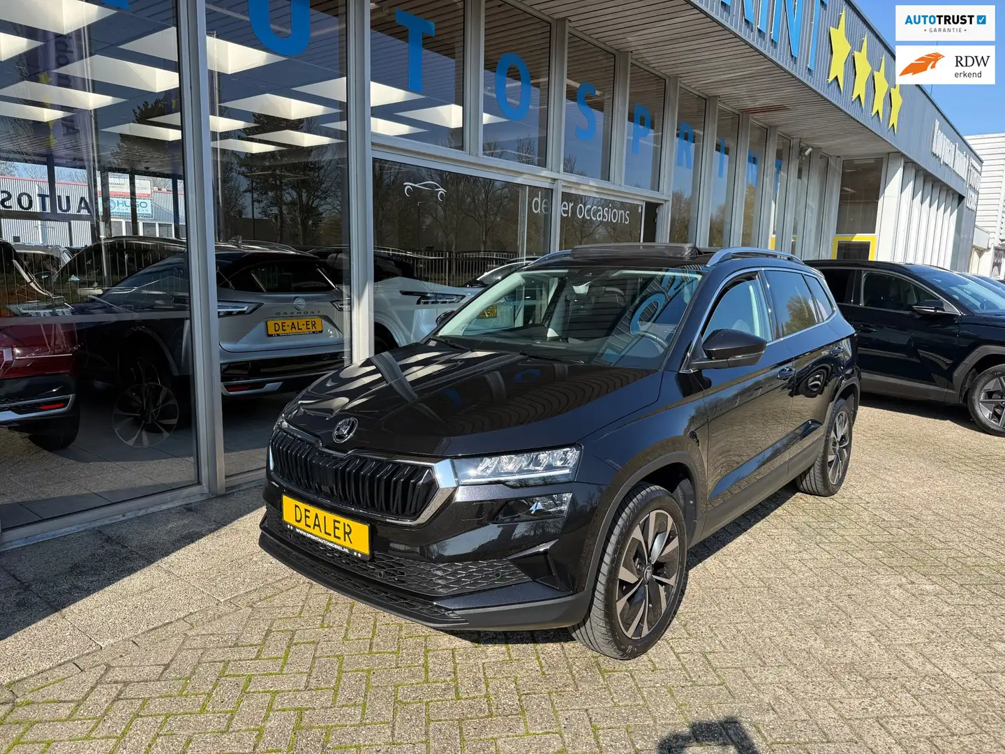 Skoda Karoq 1.5 TSI ACT Business Edition 150PK PANO, CAMERA, Zwart - 1