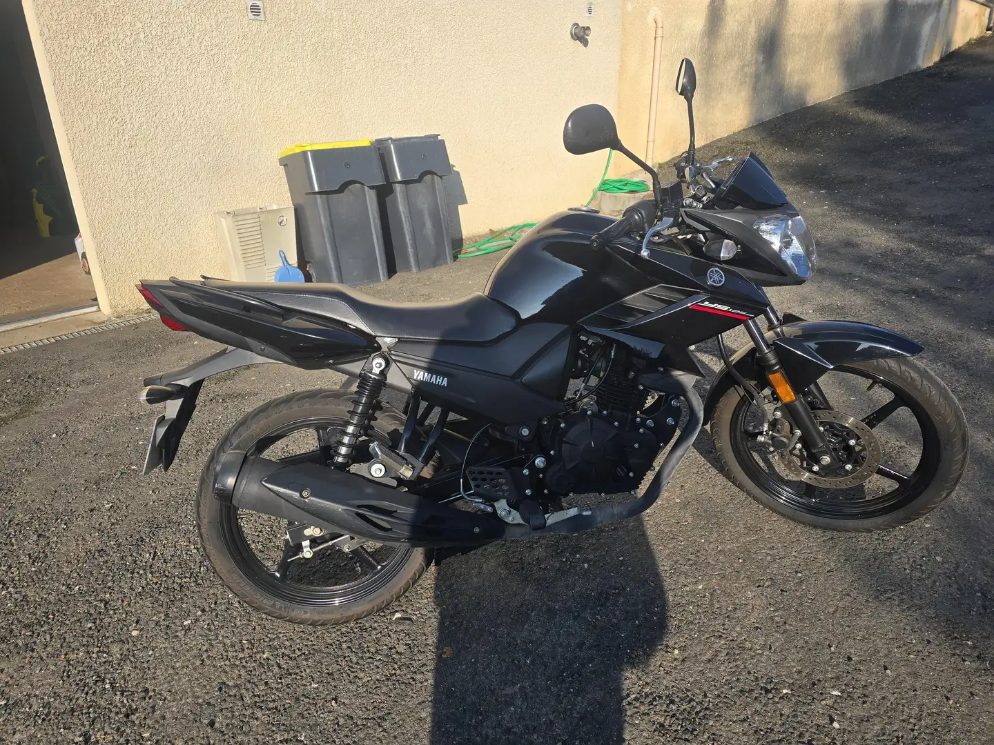 Yamaha YS 125 Zwart - 1