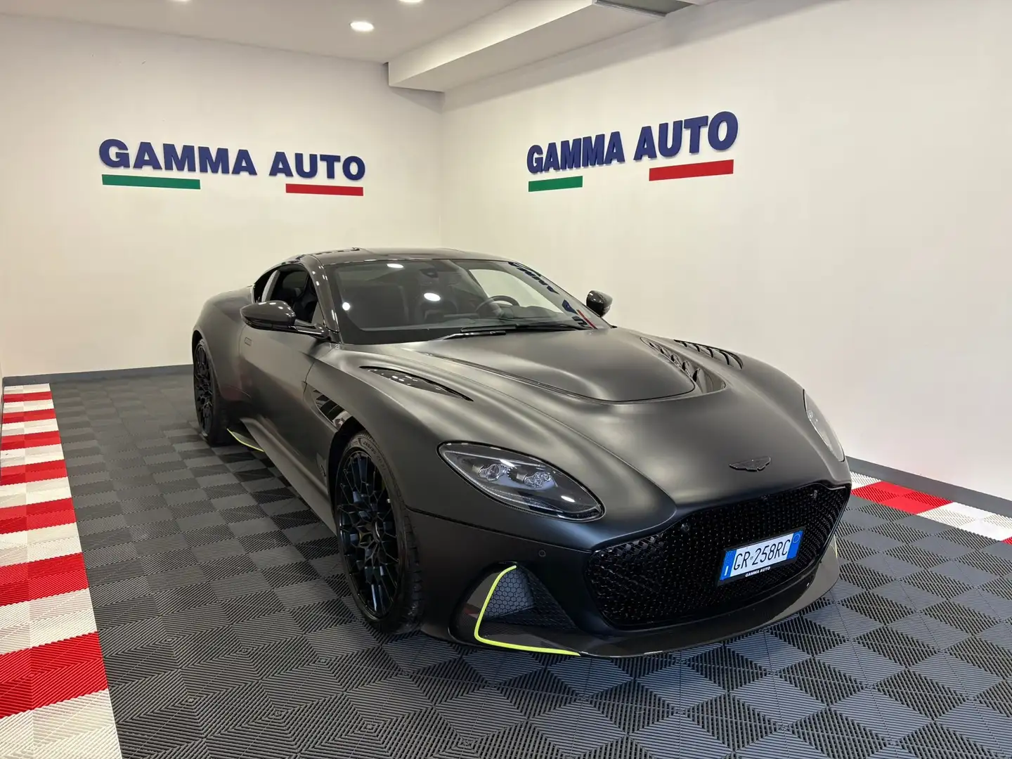 Aston Martin DBS 770 ULTIMATE SATIN ONYX BLACK KM 6000 UFFICIALE Negro - 2