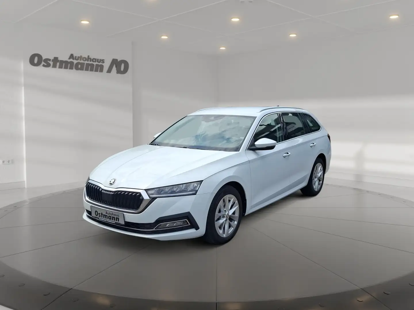 Skoda Octavia Combi 2.0 TDI Style LED HUD RFK CarPlay Blanco - 1