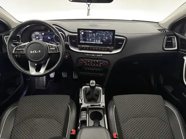 Kia Ceed view 2