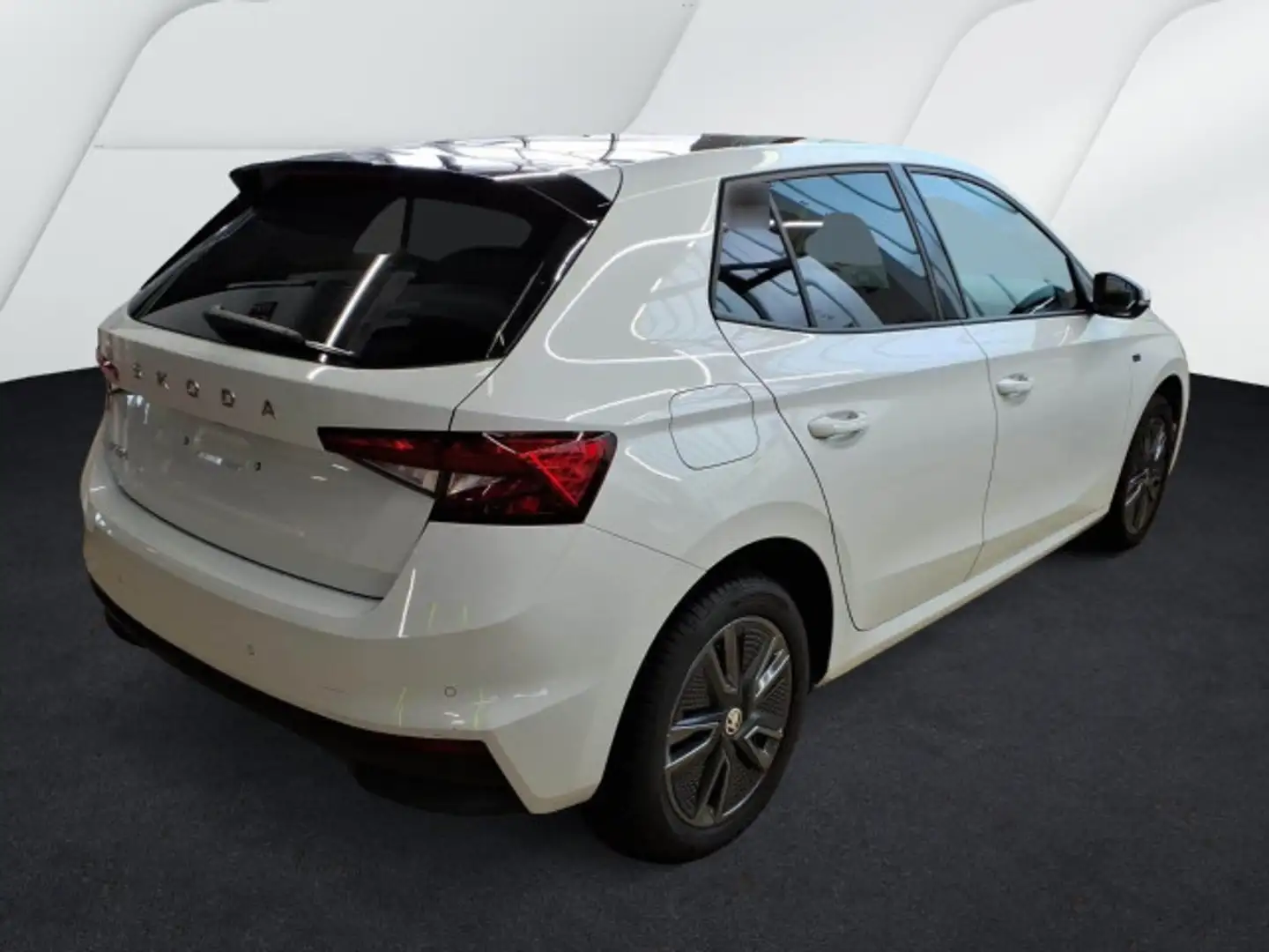 Skoda Fabia Selection 1.0TSI DSG Navi LED ACC RFK Pano Weiß - 2