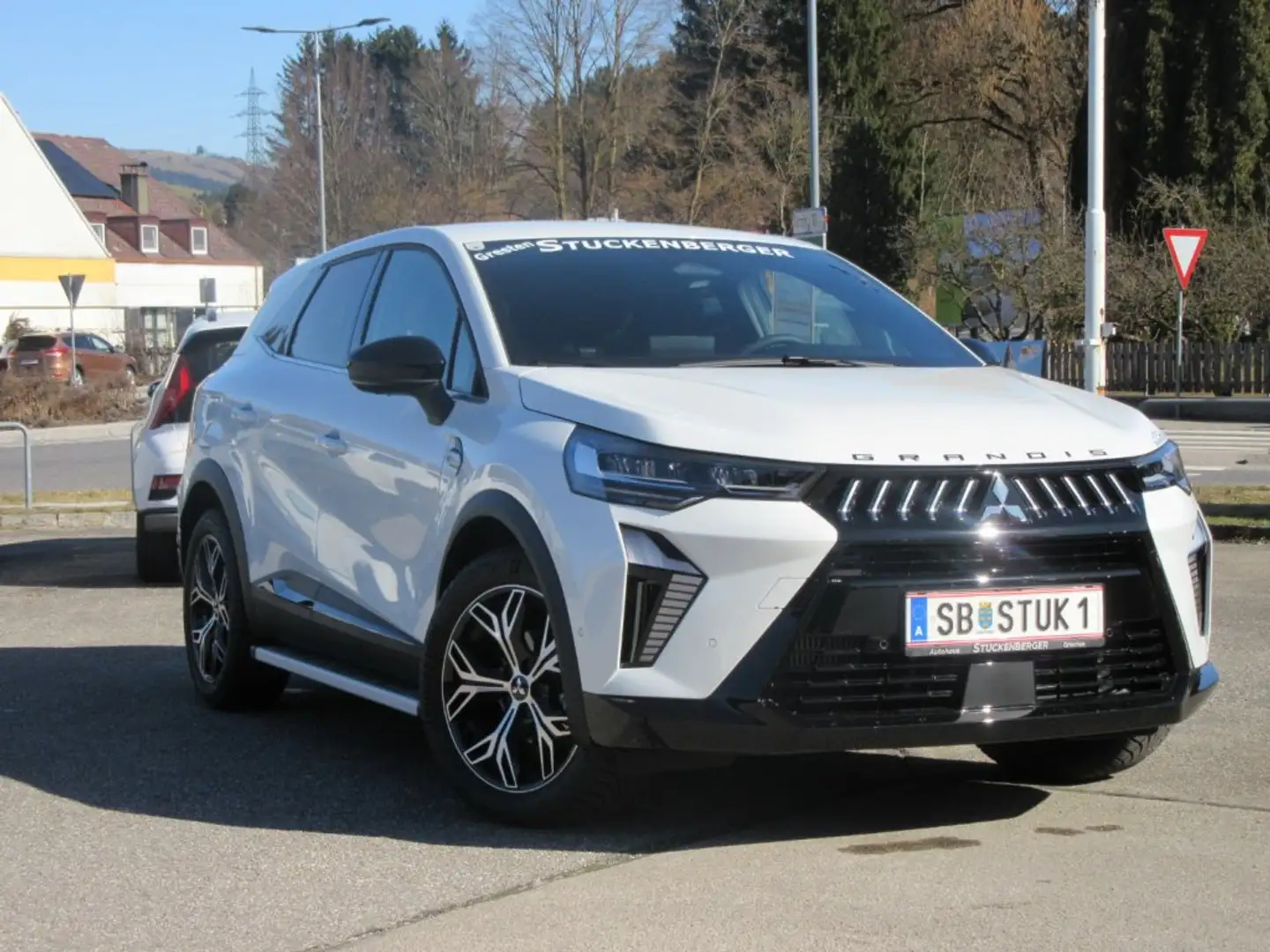 Mitsubishi Grandis 1,3 Petrol Intense S+C+T 26 Weiß - 1